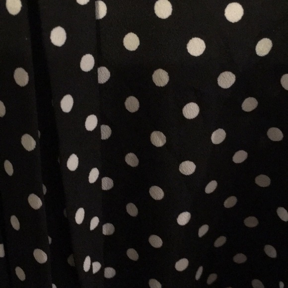 Michael Kors polka dot top. - Picture 3 of 5